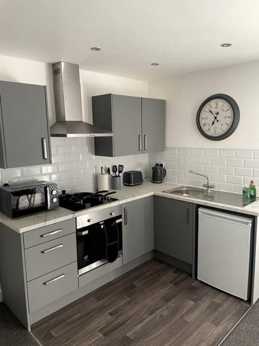 دربي #6Bs 1 Bed Serviced Apartment المظهر الخارجي الصورة