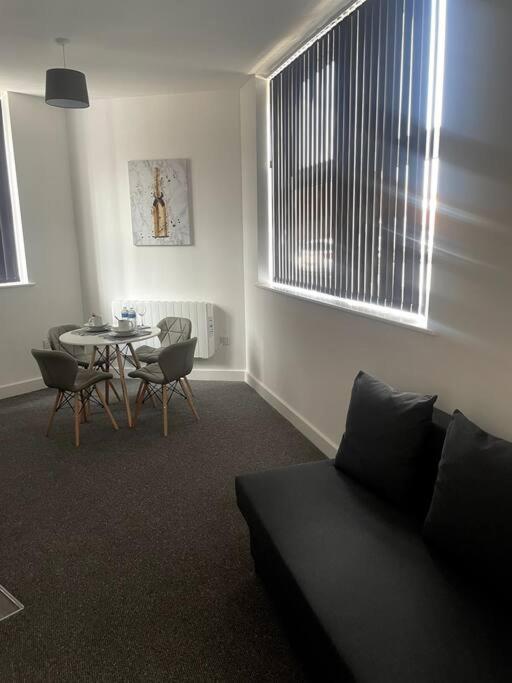 دربي #6Bs 1 Bed Serviced Apartment المظهر الخارجي الصورة